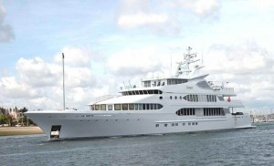 800px-Yacht-Samar