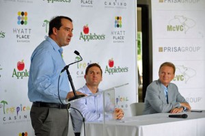 From left: Jorge Colón-Gerena, Federico Stubbe and Bayamón Mayor Ramón Luis Rivera.