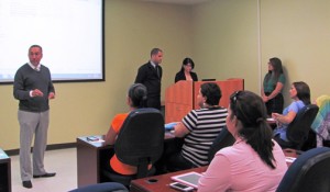 The workshop drew attendance from managers, salespeople, librarians, and artisans from the towns of Arecibo, Hatillo, Camuy and Barceloneta.