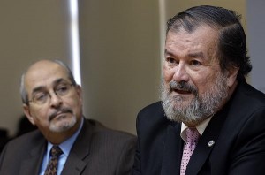 From left: José Jaime Rivera, Sacred Heart University president and Pontifical Catholic University President Jorge Vélez-Arocho. (Credit: © Mauricio Pascual)