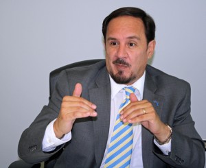 Dr. Hernán Vera