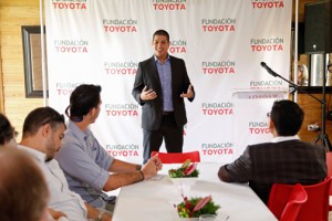 Rafa Cancel, member of the Toyota Foundation evaluating committee, delivered a special message to grant recipients.