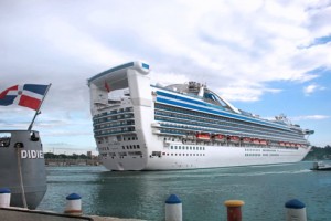 A cruise ship arrives at the Sansouci Port of Santo Domingo. (Credit: http://www.sansouci.com.do)
