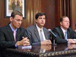 From left: Juan Cruz-Perusia, of the UNESCO Statistics Institute, Mario Marazzi-Santiago, executive director of the Puerto Rico Statistics Institute, and Secretary of State David Bernier.