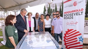 From left: Hilda Morales (Adventour Birding PR), Economic Development and Commerce Secretary Alberto Bacó, Redevelopment Authority Executive Director Malu Blázquez-Arsuaga, José E. Alvira (Sazón de Titi Ana), Titi Ana (Sazón de Titi Ana), Leticia Nieves (Letita’s Arepitas Artesanales), Wilfredo Muñiz (Salgazo Kayak & Bike Rental Inc., and Carlos Castro (Pure Adventure Corporation).