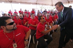 Gov. García-Padilla greets the future lab's staff, which gathered Tuesday in Moca for the groundbreaking.