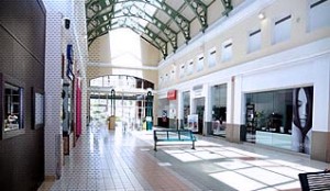 The Montehiedra Town Center, located in Cupey, is a one-level enclosed mall with about 100 stores.