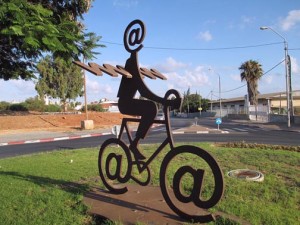 The Internet messenger statue in Israel (Credit: Wikipedia/Buky Schwartz)