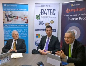Casarin, general manager of Microsoft Puerto Rico (center), flanked by Columbia Central University officials discuss the new BA program.