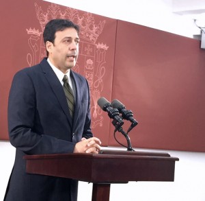 Puerto Rico Chief of Staff Víctor Suárez.