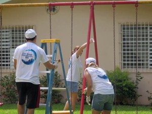 In Puerto Rico, Citi volunteers worked together with Hogar de Niñas de Cupey, a nonprofit organization, refurbishing the institution and providing support to children and youth.