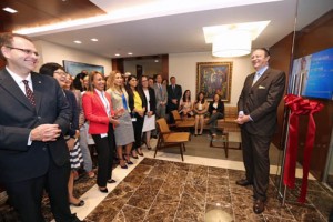 Popular Inc. CEO Richard Carrión leads Thursday's inauguration of the bank's new Manhattan headquarters.