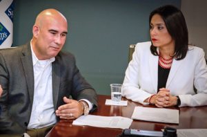 Gamaliel Malavé, owner of The Growth Coach and Olga Ramos, senior director of Sam’s Club Puerto Rico discuss the details of the new program.