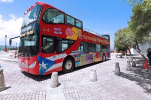 The tours will run from Old San Juan to the Condado and Isla Verde sectors, allowing tourists to catch the bus from any of the 30 stops along the route.