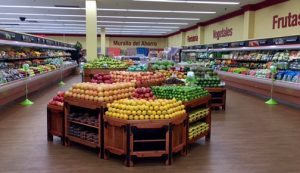 The fruit and vegetables section boasts more than 450 varieties, 150 of them organic products. 
